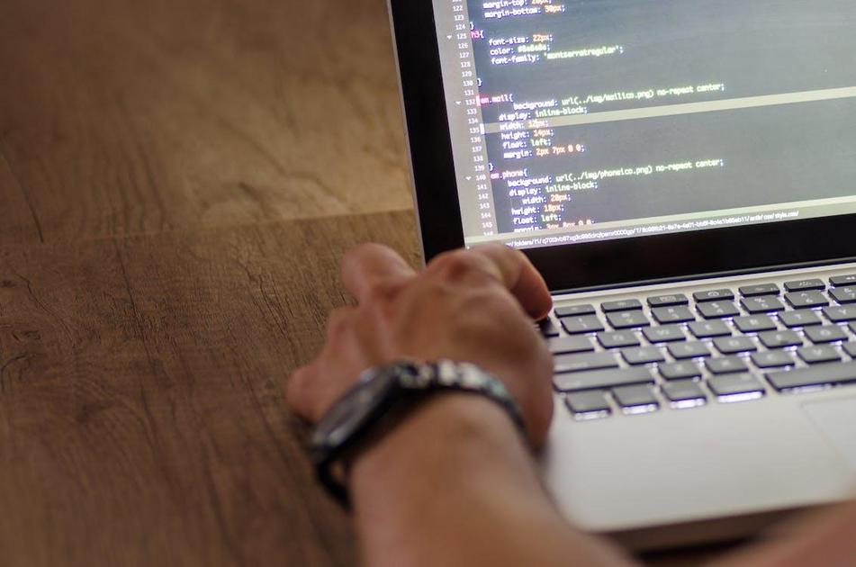 O que são Webhooks e como utilizar esses recursos podem alavancar a sua carreira front-end